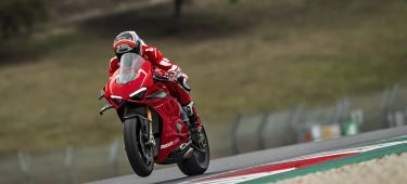 38 Ducati Panigale V4 R Action Uc69275 Mid