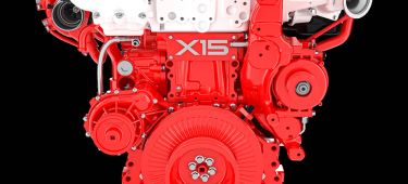 Vista imponente del motor Cummins X15 eficiente y robusto, pieza clave en la mecánica pesada.
