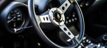 lamborgini-miura-sv-rojo-4-interior_375x170c.jpg