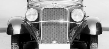 Die Evolution Des Kühlergrills: Von Der Chromveredelten Kühlermaske Zum Avantgardistischen Designobjekt Und Sensorträger The Evolution Of The Radiator Grille – From Chrome Edged Radiator Cover To Avant Garde Design Artefact And Sensor Hub