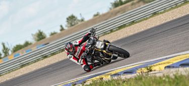 Moto Ducati Monster Circuito
