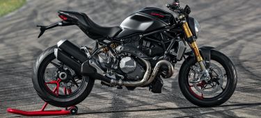 Moto Ducati Monster Negra
