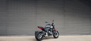 Moto Triumph Trident Estatico