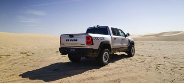Imponente toma de la RAM RHO 2025 en acción sobre la arena.