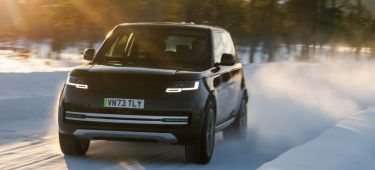 Vistazo al Range Rover eléctrico 2024 en dinámica en ambiente invernal