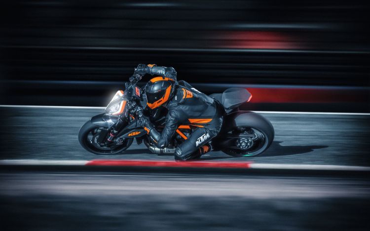 03 Ktm 1290 Super Duke R My20 Action 4 03 Ktm 1290 Super Duke R My20 Action 4
