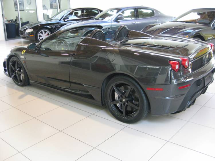 Ferrari F430 Scuderia Spider 16M de fibra de carbono Ferrari F430 Scuderia Spider 16M de fibra de carbono