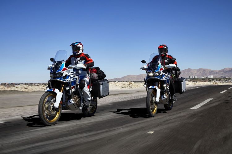 honda africa twin 2020 vs bmw r1250gs