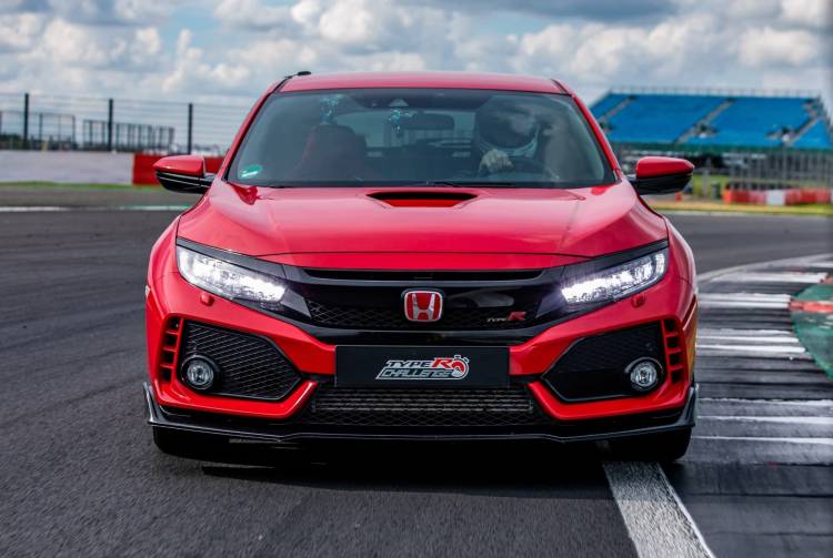 134327 Three In Three For Type R British Touring Car Champion Matt Neal Takes