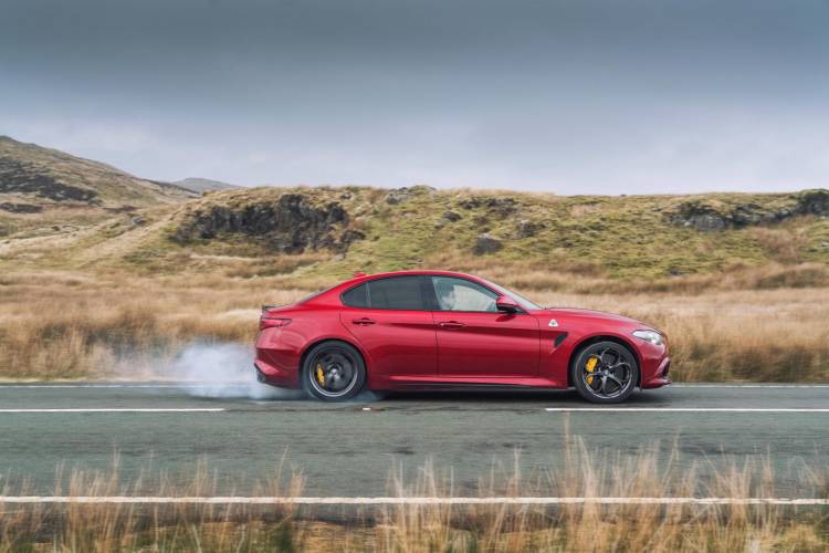 1349388_Alfa Romeo Giulia Quadrifoglio (25) 1349388_Alfa Romeo Giulia Quadrifoglio (25)
