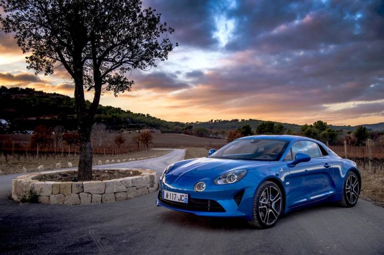 1494933_Alpine-A110-International-Test-Drive-Static-and-Details-December-2017-26_750x.jpg