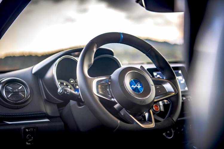 1494997_Alpine-A110-International-Test-Drive-Static-and-Details-December-2017-42_750x.jpg