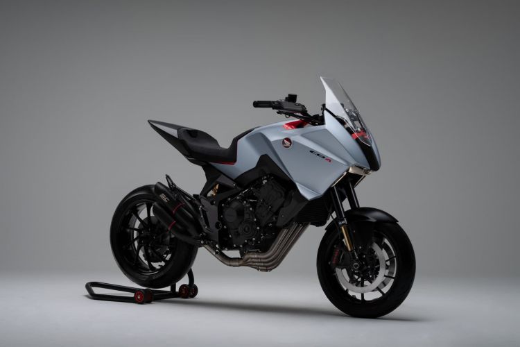 Honda’s Rome R&d Centre Proudly Unleashes The Cb4x At Eicma Honda’s Rome R&d Centre Proudly Unleashes The Cb4x At Eicma
