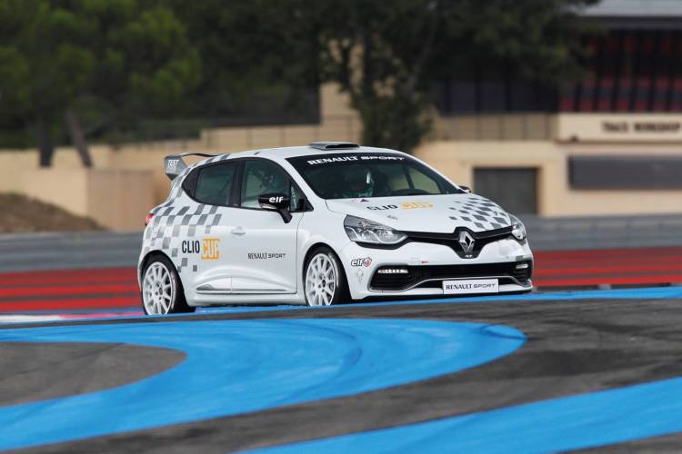 2013-Renault-Clio-RS-Cup-01 2013-Renault-Clio-RS-Cup-01