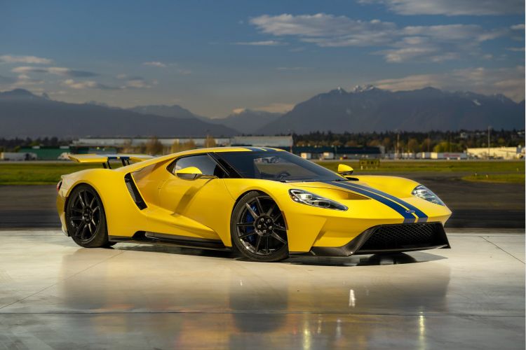 2017-ford-gt-_18_750x.jpg