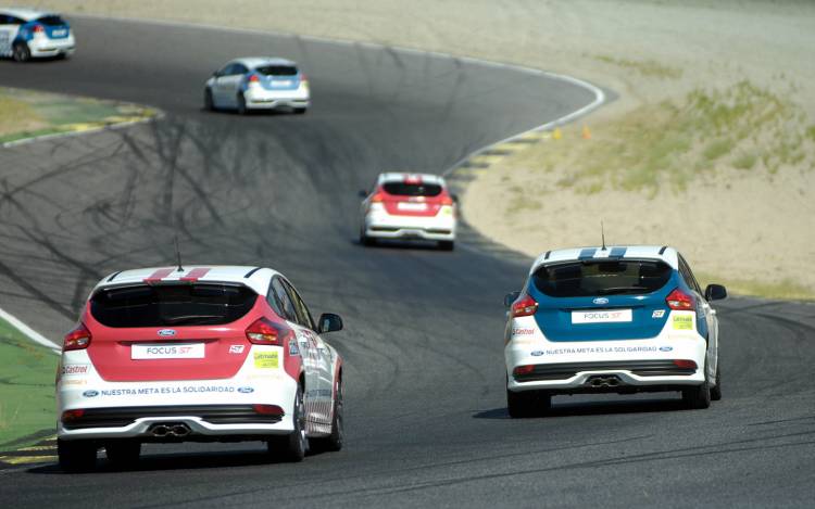 24-horas-ford-2015-05-1440px
