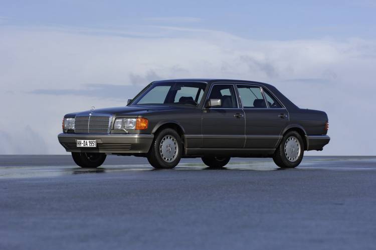 Hace 30 años, un Mercedes Clase S montaba por primera vez un airbag Hace 30 años, un Mercedes Clase S montaba por primera vez un airbag