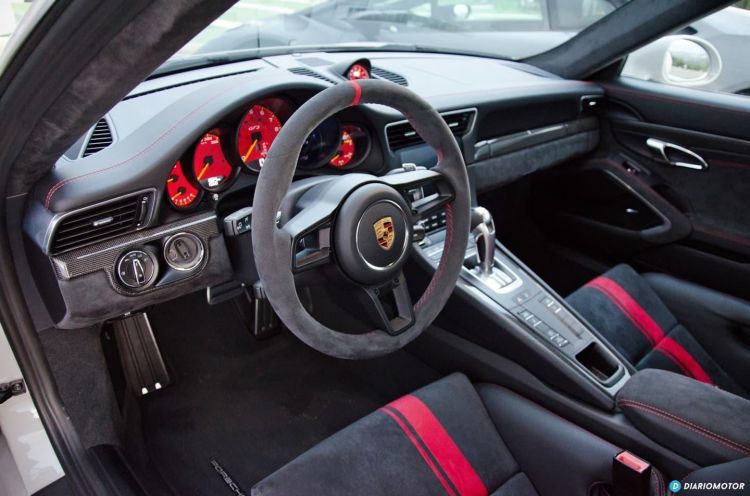 911_gt3_amg_gt_r_huracan_performante_comparativa_030_mdm