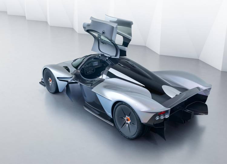 Aston-Martin-Valkyrie_03_750x.jpg