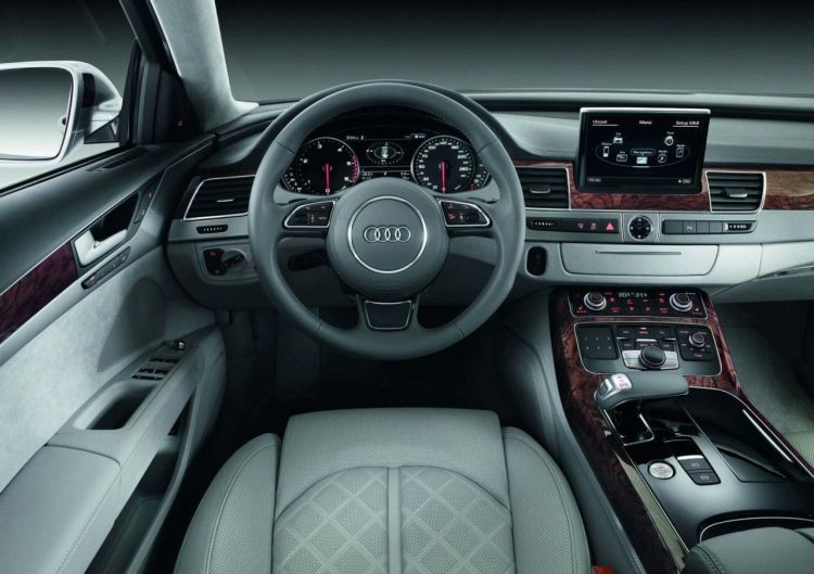 Audi A8 2011-24