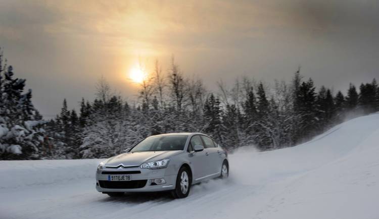 Citroën C5 y su Control de Tracción Inteligente Citroën C5 y su Control de Tracción Inteligente