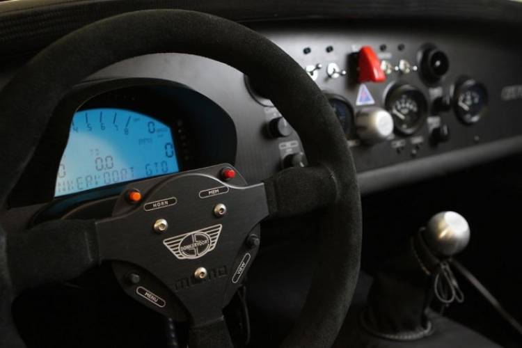 Donkervoort_2_750x.jpg
