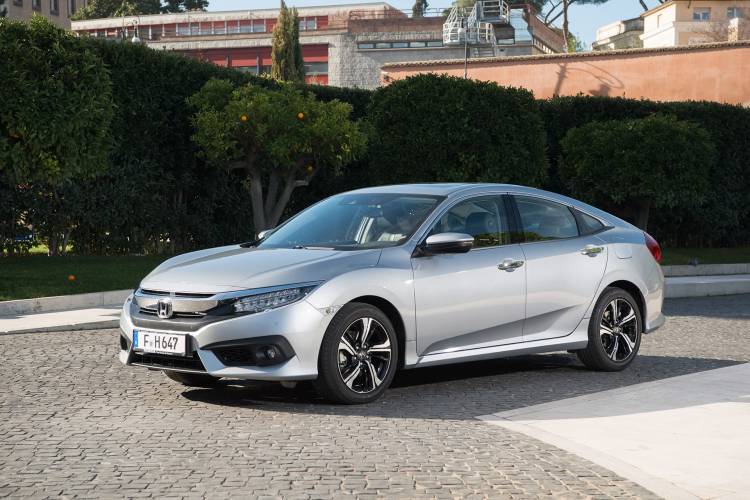 Honda_Civic_i-dtec_4p_00035