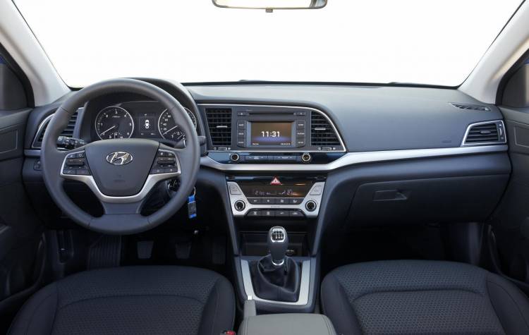 Hyundai_elantra_2016_DM_1