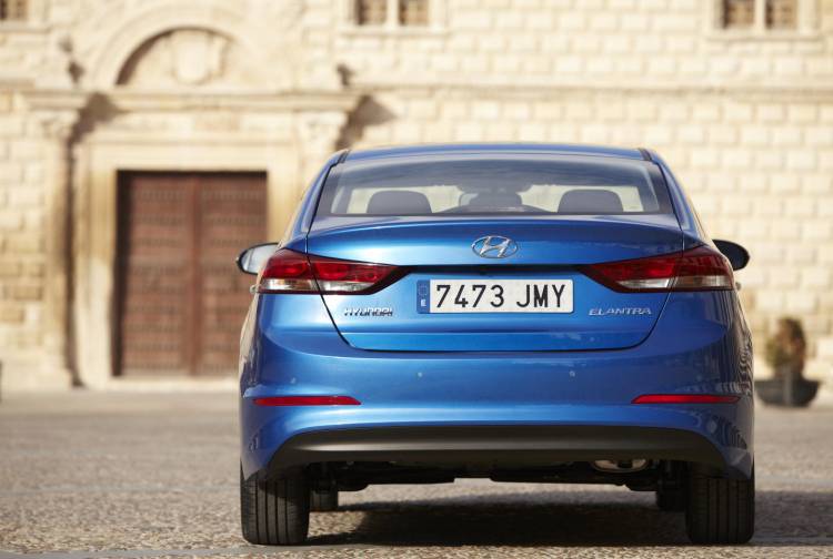 Hyundai_elantra_2016_DM_4