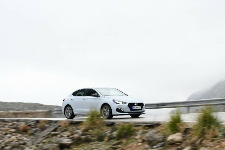 Hyundai_i30_Fastback_098 Hyundai_i30_Fastback_098