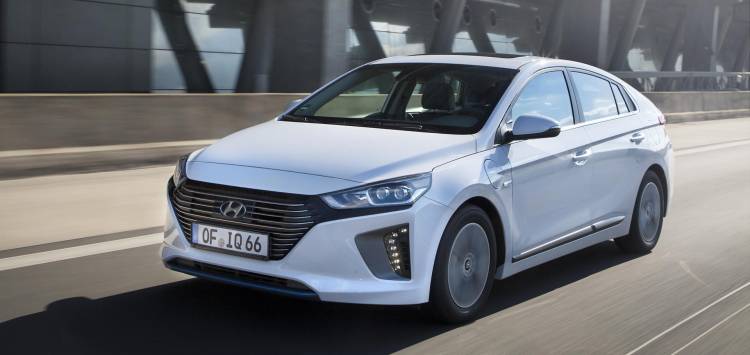 IONIQ Plug-in (7) IONIQ Plug-in (7)