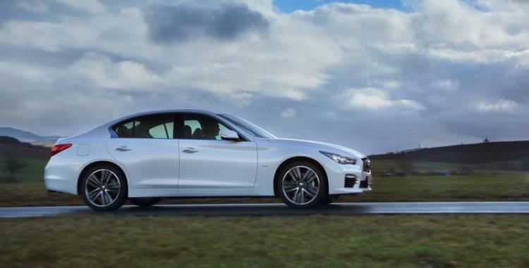 Infiniti_Q50_gasolina_turbo_DM_6
