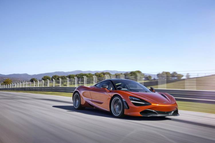 McLaren-720S-18-Action_750x.jpg