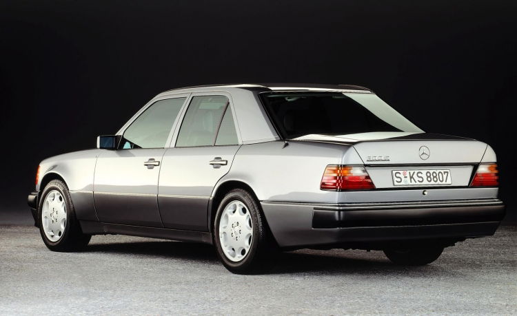 Mercedes_W124-04
