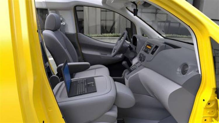 Nissan_NV200_Taxi_2