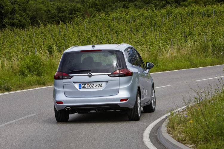 Opel_Zafira_2016_mdm_00002