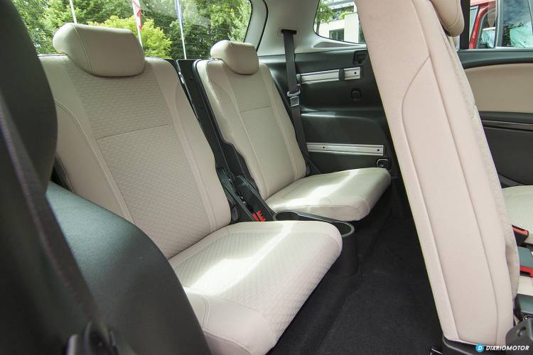 Opel_Zafira_2016_mdm_00011
