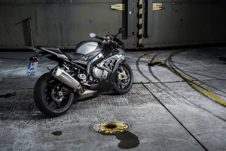 p90234033_highres_bmw-s-1000-rr-10-201