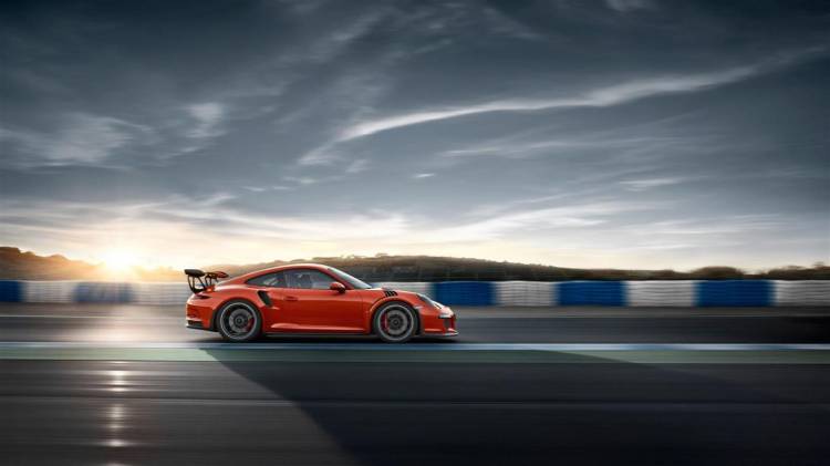Porsche_911_GT3_RS_galeria_DM_22