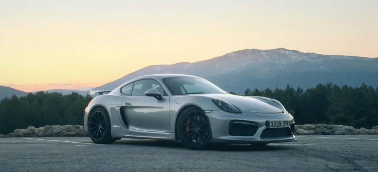 Porsche_cayman_gt4_vs_porsche_911_1 Porsche_cayman_gt4_vs_porsche_911_1