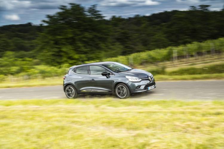 Renault_Clio_00017_750x.jpg