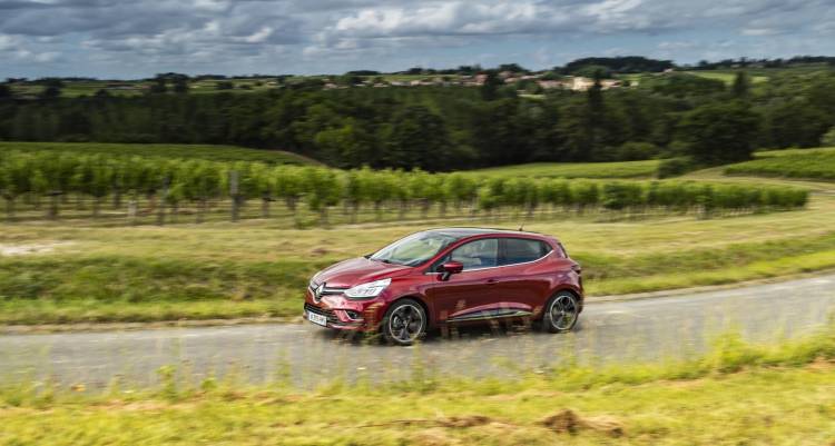 Renault_Clio_00029_750x.jpg