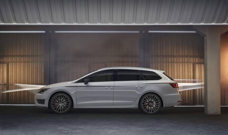 SEAT_Leon_ST_Cupra_2015_11