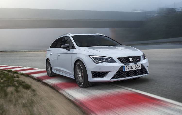 SEAT_Leon_ST_Cupra_2015_3