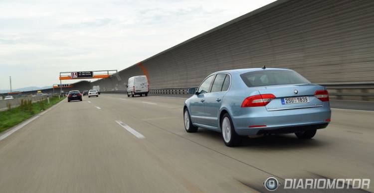 Skoda_Superb_presentacion_Viena_2013_18