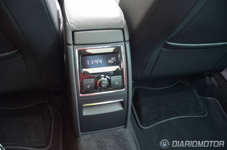 Skoda_Superb_presentacion_Viena_2013_32
