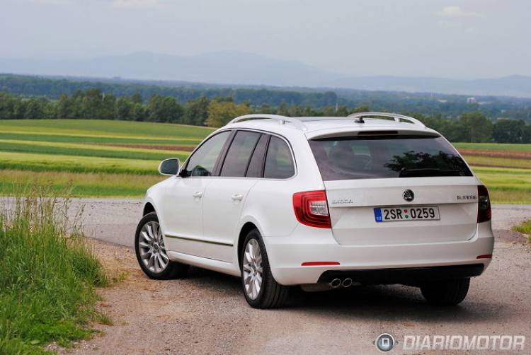 Skoda_Superb_presentacion_Viena_2013_7