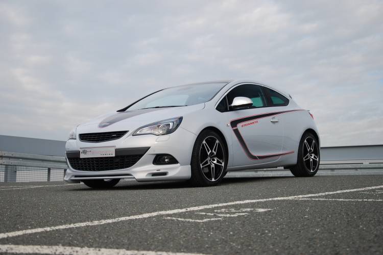 Opel Astra GTC 2012 por Steinmetz Opel Astra GTC 2012 por Steinmetz