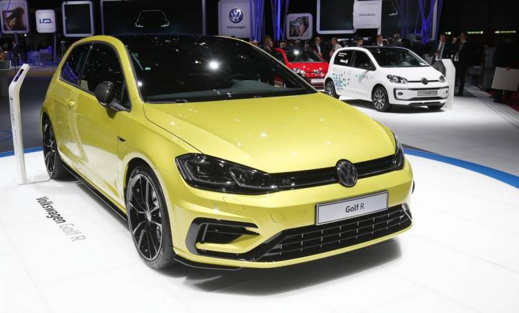 VW-Golf-R-Performance-2017-01