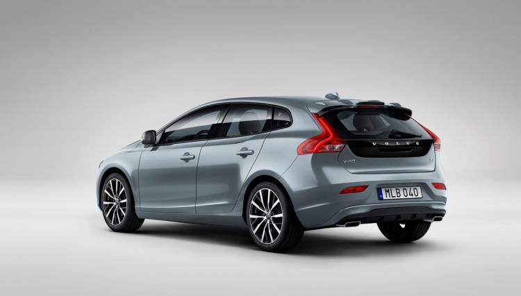Volvo V40 Precios Prueba Ficha Técnica Fotos Y Noticias En Cifras El Volvo V40 Cuenta Con Una Longitud De 4 369 Mm Altura 1 445 Y Anchura 802 Siendo Su Maletero 335 Litros
